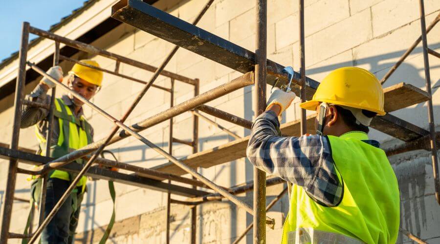 Professional gutter cleaning in Claremont, CA
